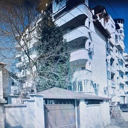 Sweet Near The Sea Daire Varna